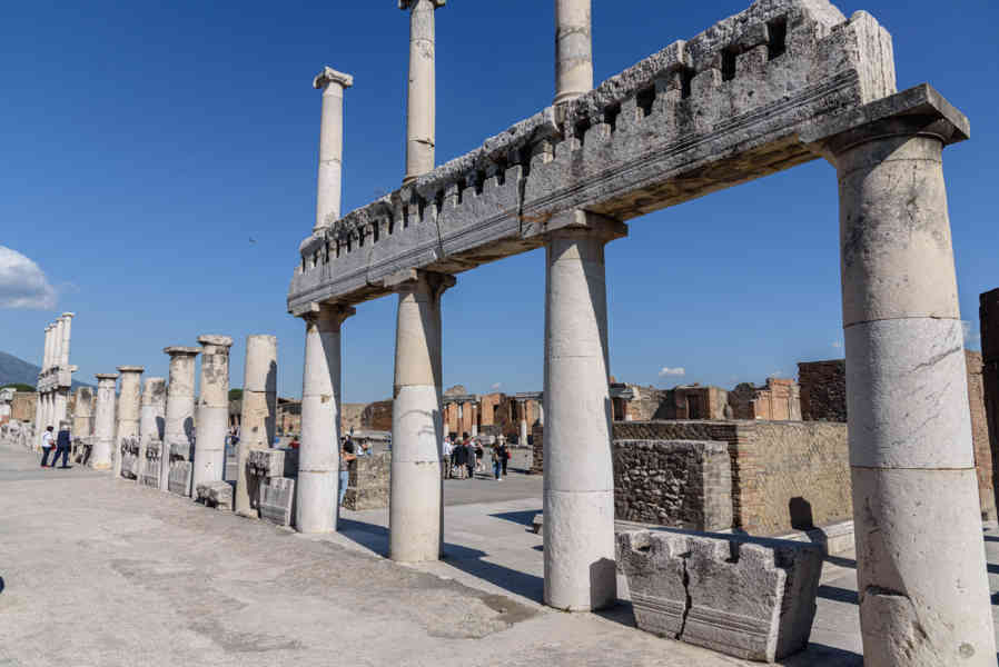 013 - Italia - Pompeya - parque arqueológico de Pompeya - Foro.jpg